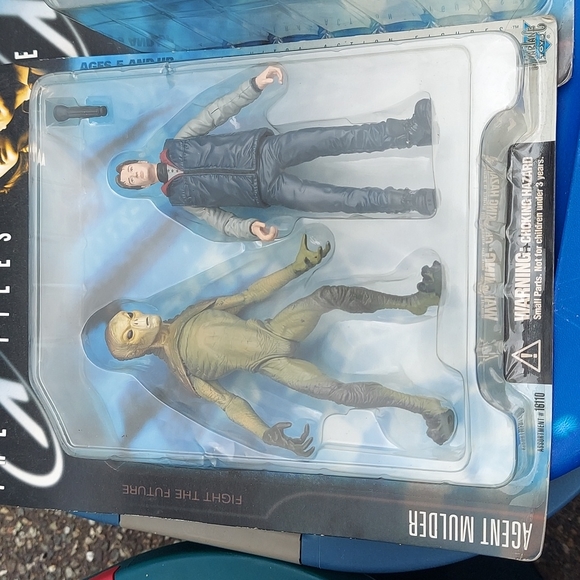 X Files Series 1 by McFarlane Toys 1998 Figures Agent Mulder - Picture 2 of 5